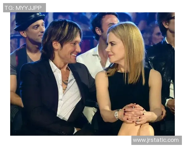 罗西与足球明星亲密合影展现友谊与激情的瞬间